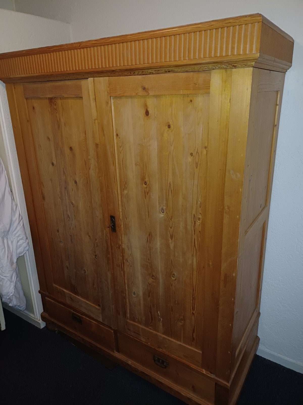 Massief houten kledingkast met lades, Antiek en Kunst, Ophalen of Verzenden