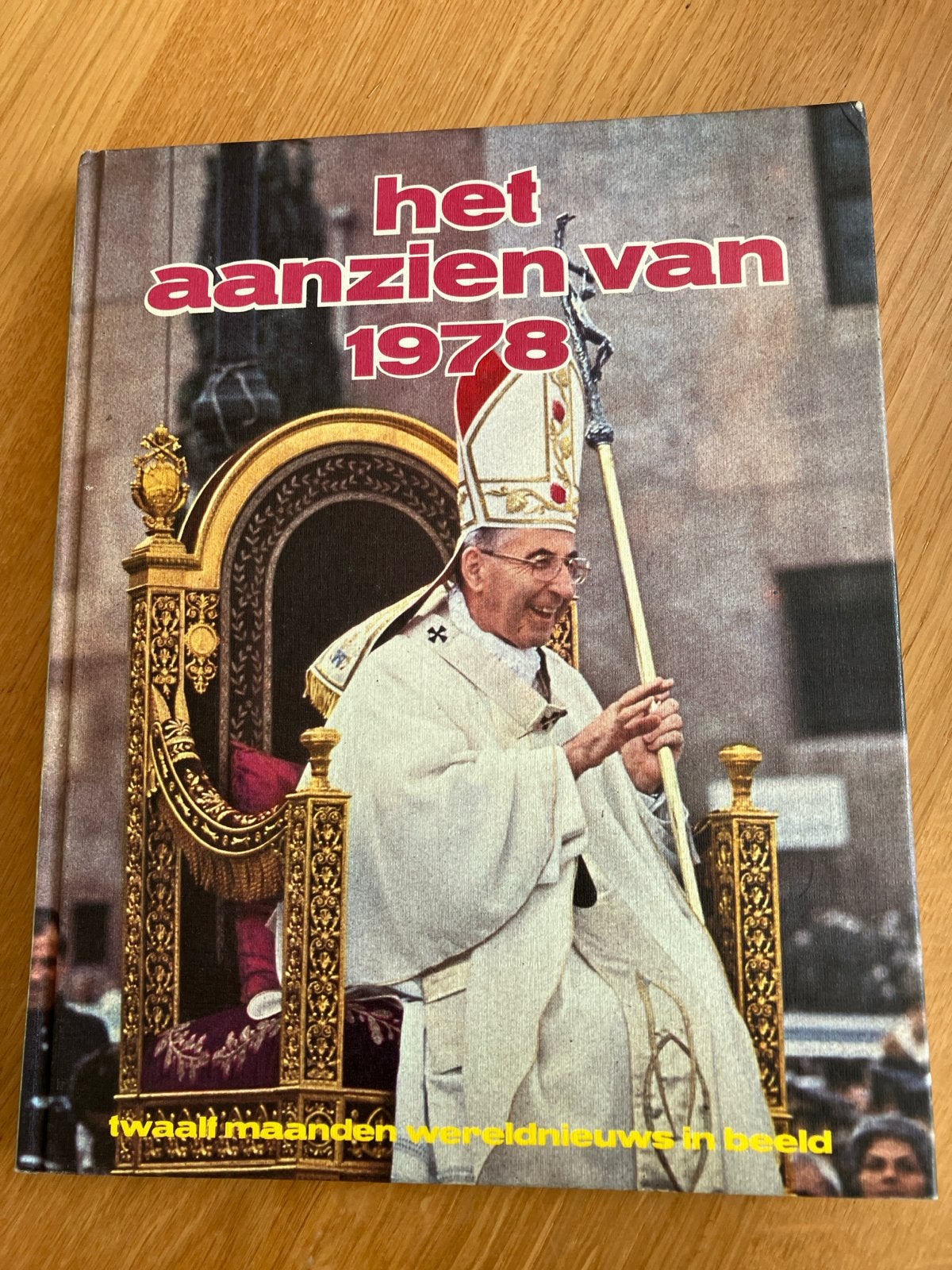 Het Aanzien van 1978: Twaalf maanden wereldnieuws in beeld, Boeken, Ophalen of Verzenden, 20e eeuw of later, Gelezen
