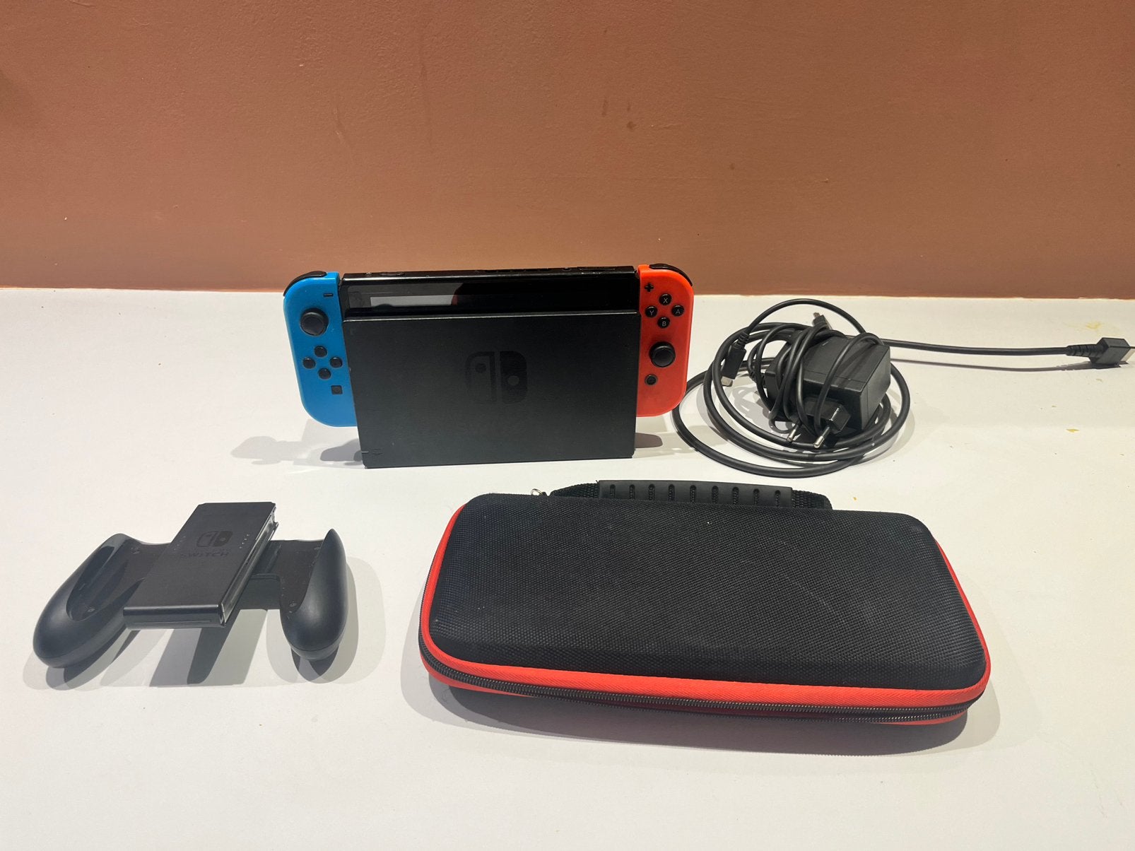 nintendo switch + tas + mariokart, Spelcomputers en Games, Ophalen of Verzenden, Zo goed als nieuw, Hoesje, Tasje of Behuizing