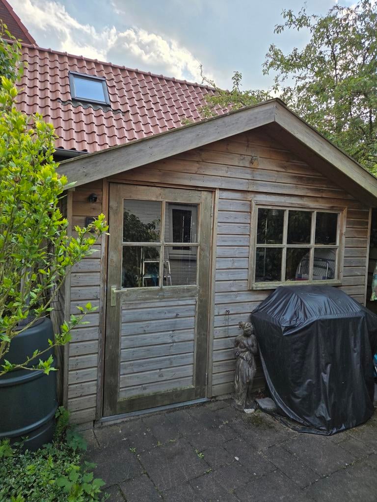 Houten tuinhuisje met ramen en deur, Tuin en Terras, Tuinhuizen, Gebruikt, Tuinhuis, Hout, 250 tot 500 cm, 200 tot 400 cm, 3 ramen of meer
