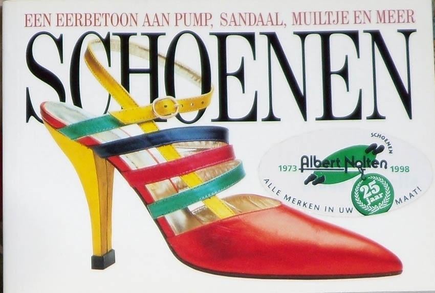 SCHOENEN - Een eerbetoon aan pump, sandaal, muiltje, Ophalen of Verzenden, Zo goed als nieuw, Mode algemeen