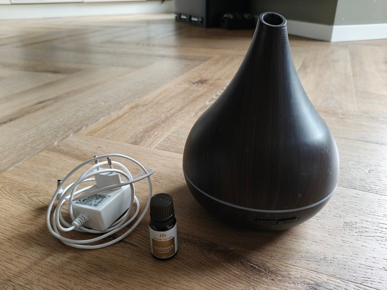 Aroma diffuser met etherische olie, Kunststof, Ophalen of Verzenden, Zo goed als nieuw, Modern