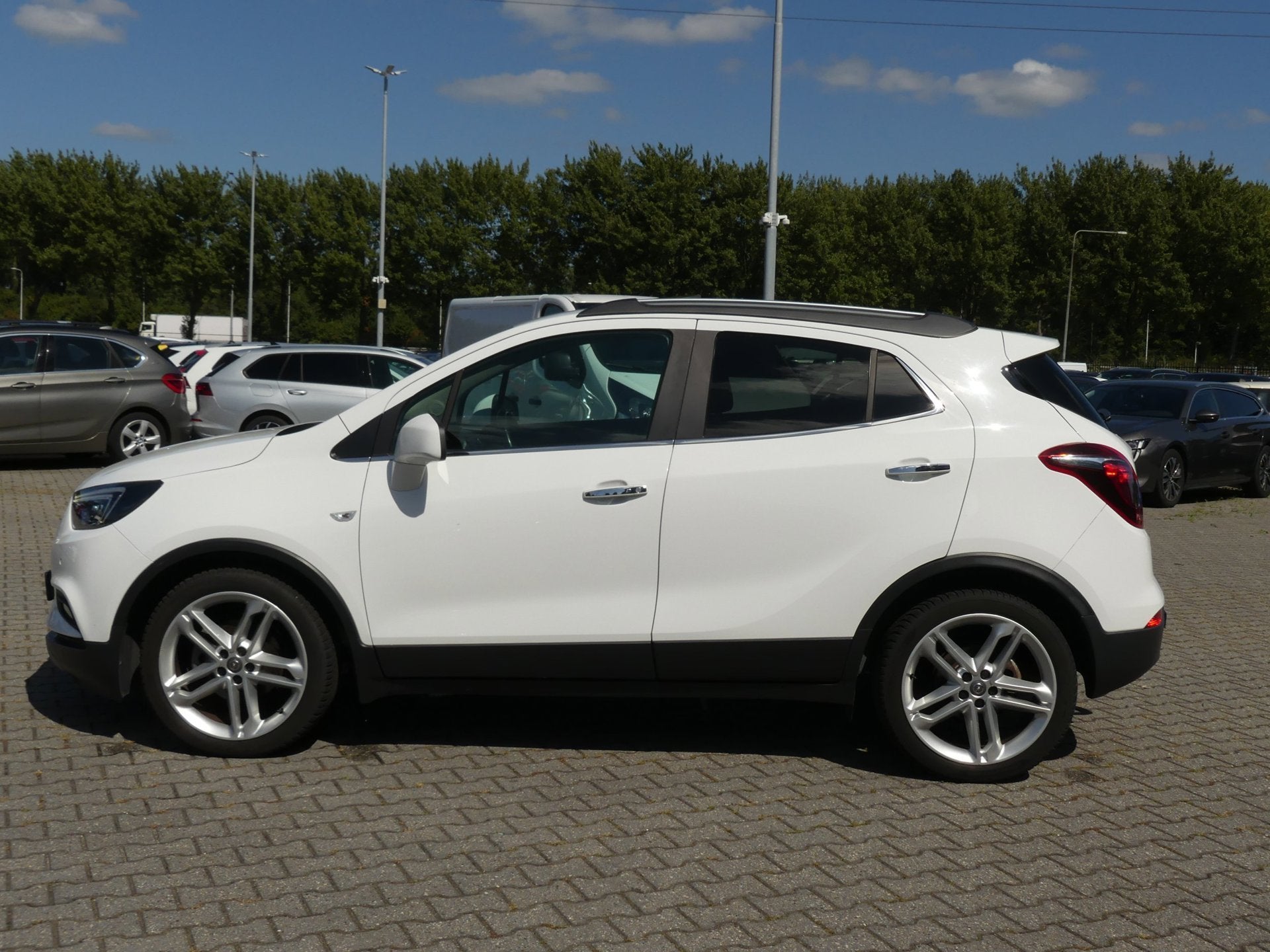 Foto 3 van Opel Mokka X 1.4 Turbo Innovation / Automaat / Leder / Winte
