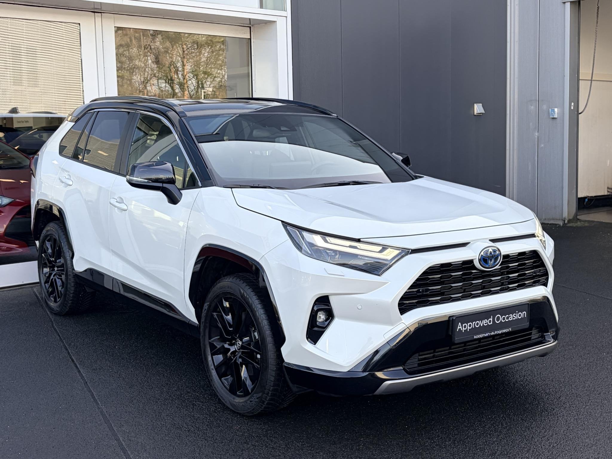 Toyota RAV4 AWD Bi-tone Navigatie, Stuurwiel- & Stoelverwarm, Auto's, Toyota, Gebruikt, 4 cilinders, 2487 cc, Wit
