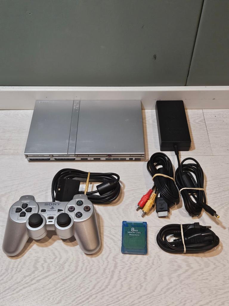 Sony PlayStation 2 Slim Satin Silver, Ophalen of Verzenden, Zo goed als nieuw, Met 1 controller, Zilver