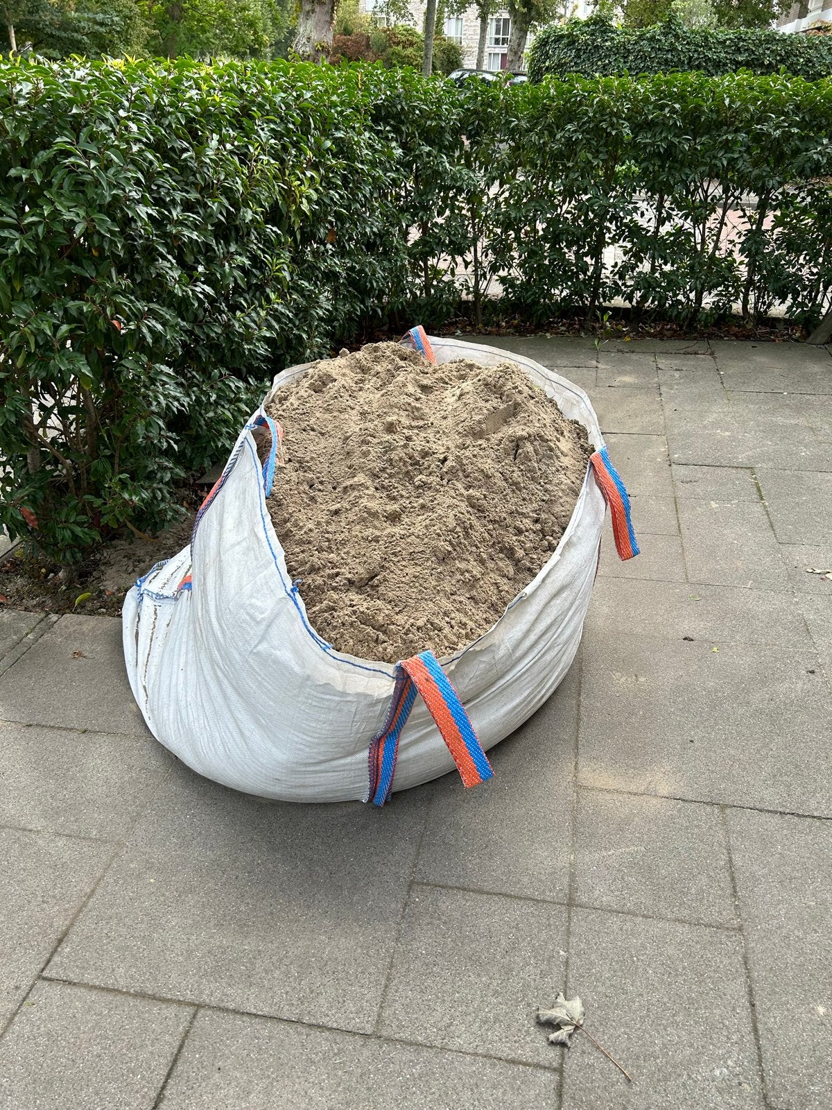 Gratis Straatzand - Haarlem (ca. 0,5 m3), Ophalen of Verzenden, Gebruikt, Straatzand