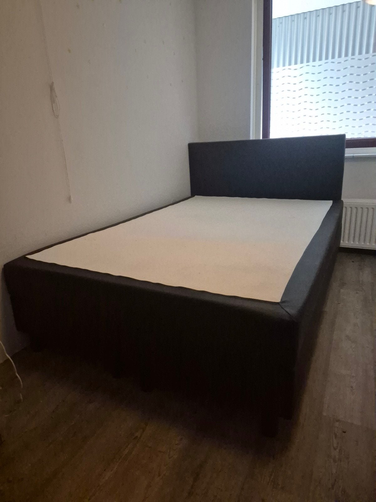 Boxspring 220x140 cm met kunstleer en matras, Ophalen, Zwart, 140 cm, Zo goed als nieuw