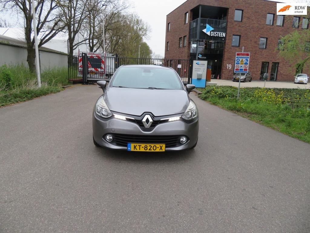 Renault Clio 0.9 TCe Iconic, Auto's, Euro 6, Leder, Handgeschakeld, 3 cilinders