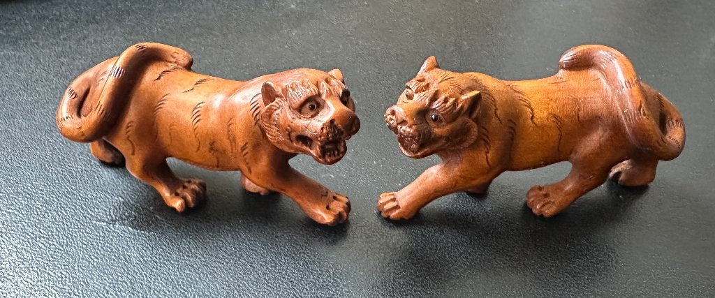 Hardhouten Netsuke set van twee tijgers, Ophalen of Verzenden, Nieuw, Dier