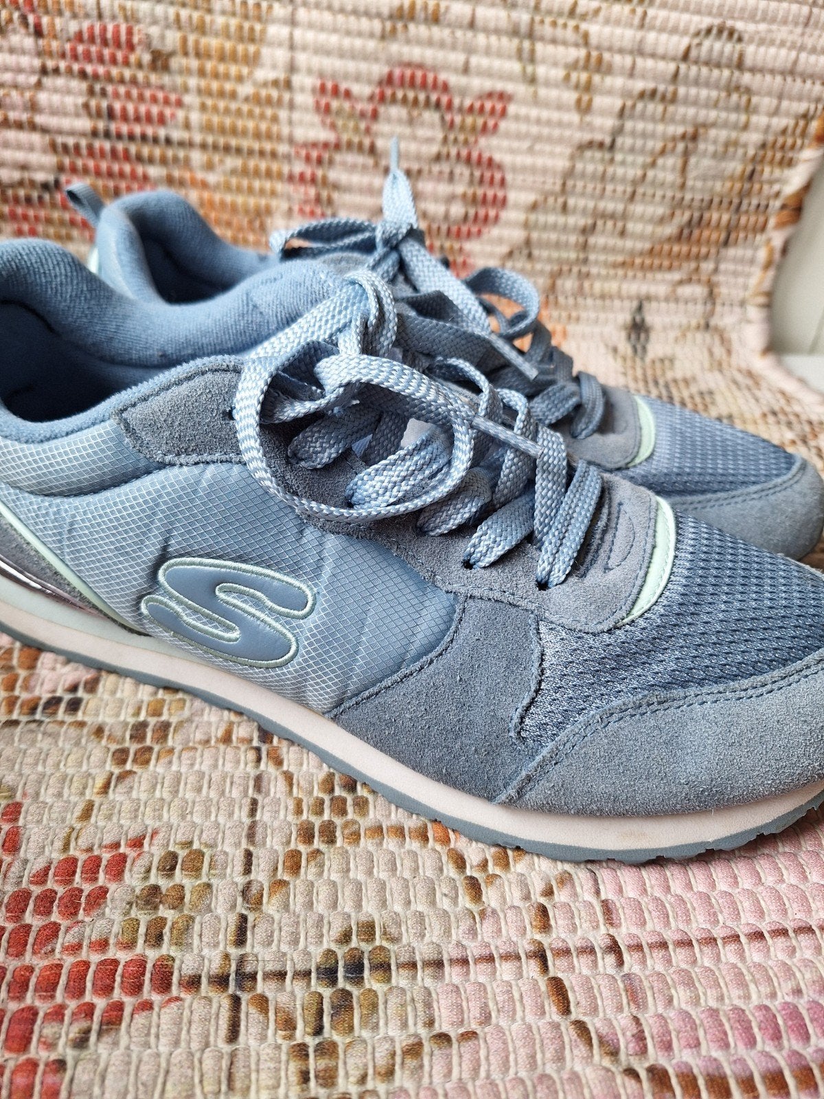 Schoenen sneakers maat 41 42 skechers lichtblauw, Kleding | Dames, Schoenen, Ophalen of Verzenden, Gedragen, Blauw, Sneakers of Gympen