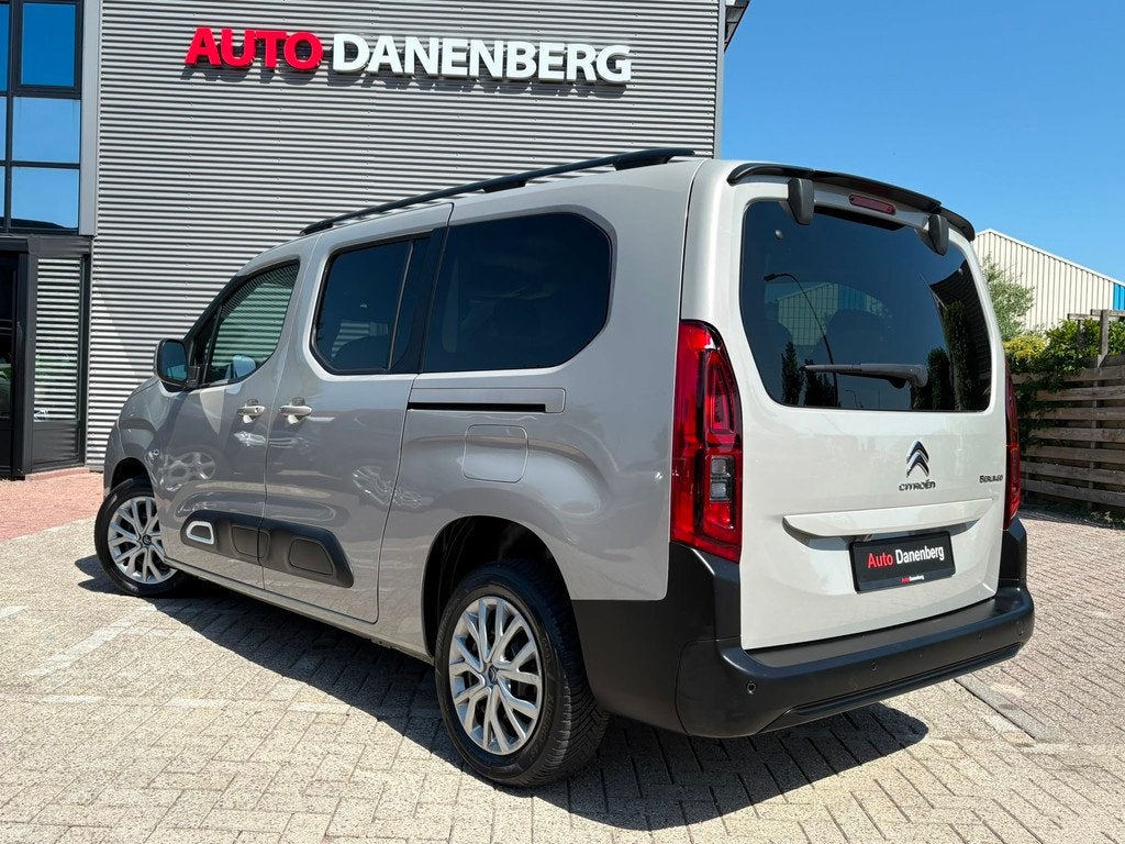 Citroen Berlingo XL 1.2 PureTech Shine 7p AUTOMAAT,CAMERA,Ca, Stof, Zwart, 7 stoelen, 14 km/l
