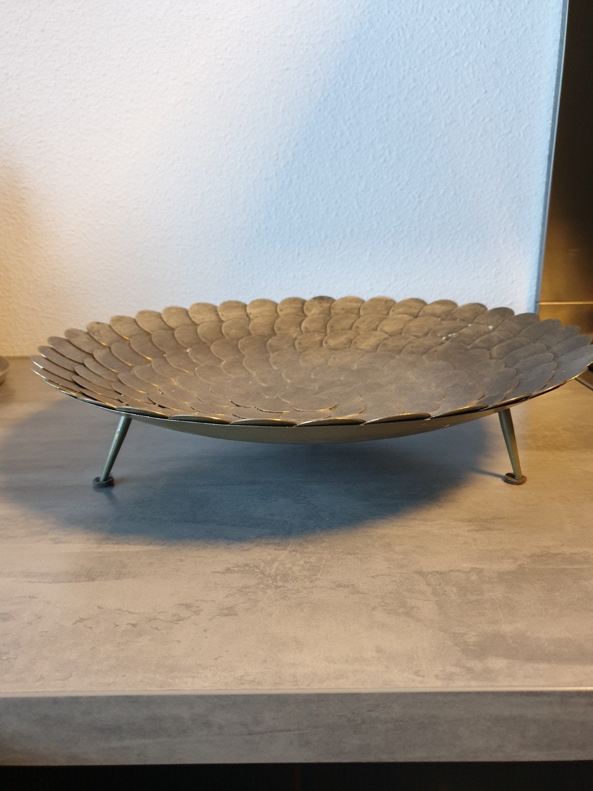 Metalen decoratieve schaal op pootjes - 41,5 cm, Schaal, Rond, Ophalen of Verzenden, Metaal