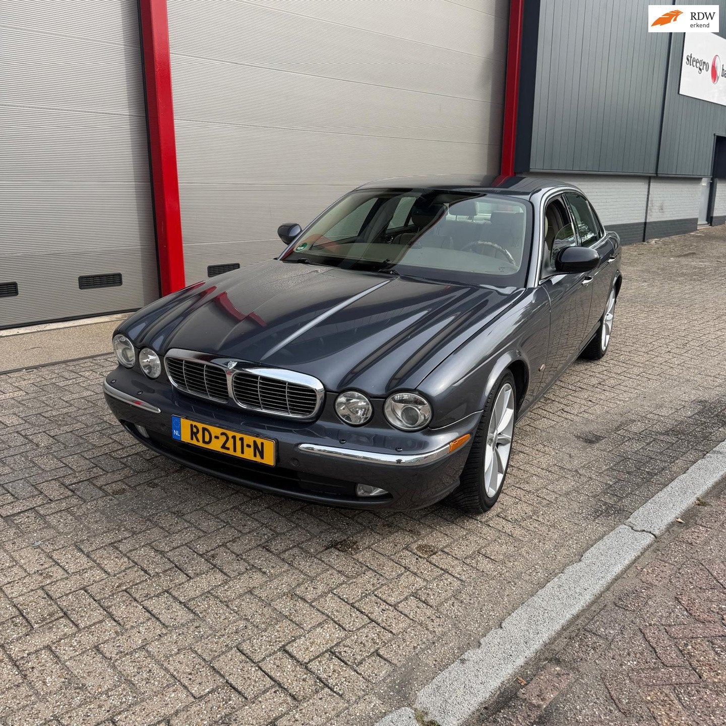 Jaguar XJ 2.7D V6 Sovereign, Automaat, Achterwielaandrijving, Gebruikt, 197 €/maand