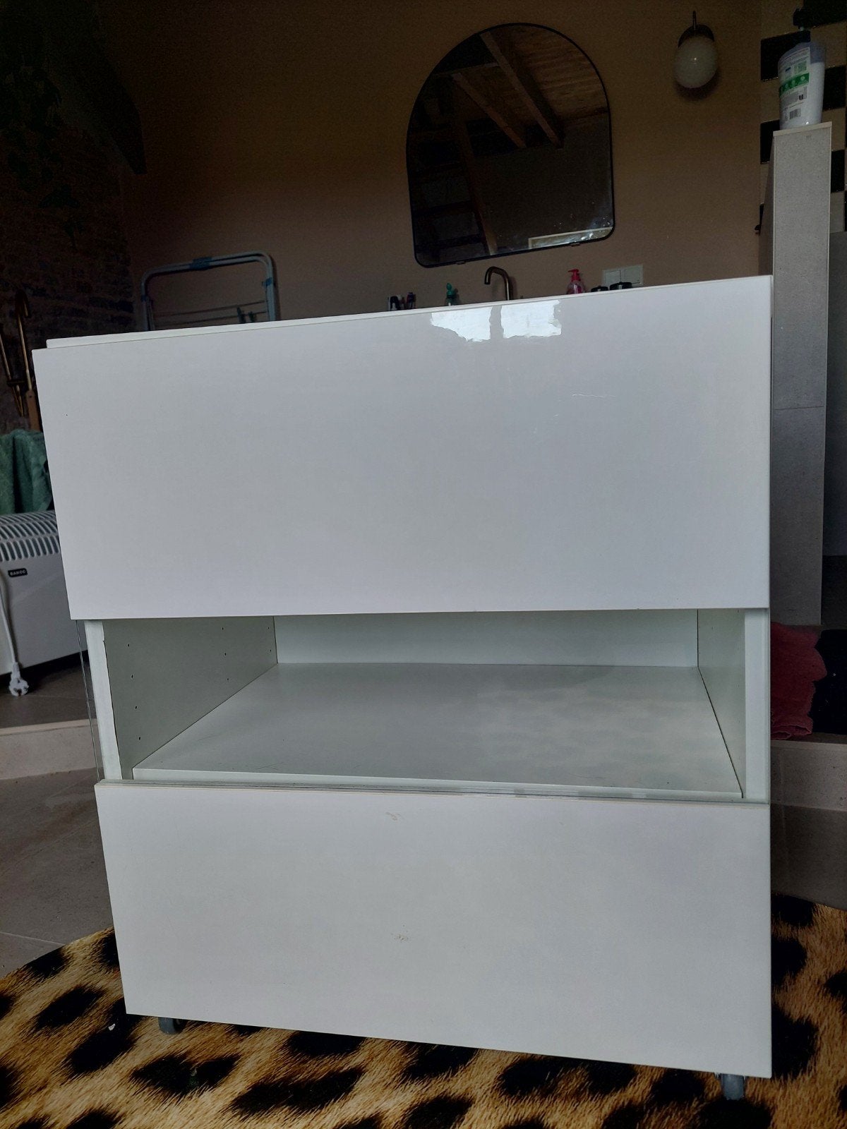 IKEA Besta kastje met planken en wieltjes, Ophalen, Gebruikt
