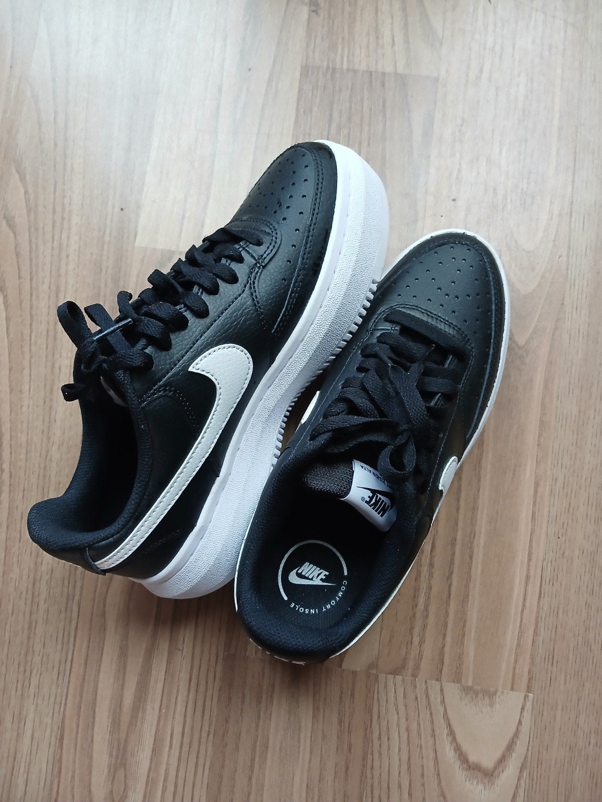 NIKE plateauzolen mt 39/40

Nike, Kleding | Dames, Zwart, Nike, Nieuw, Ophalen of Verzenden