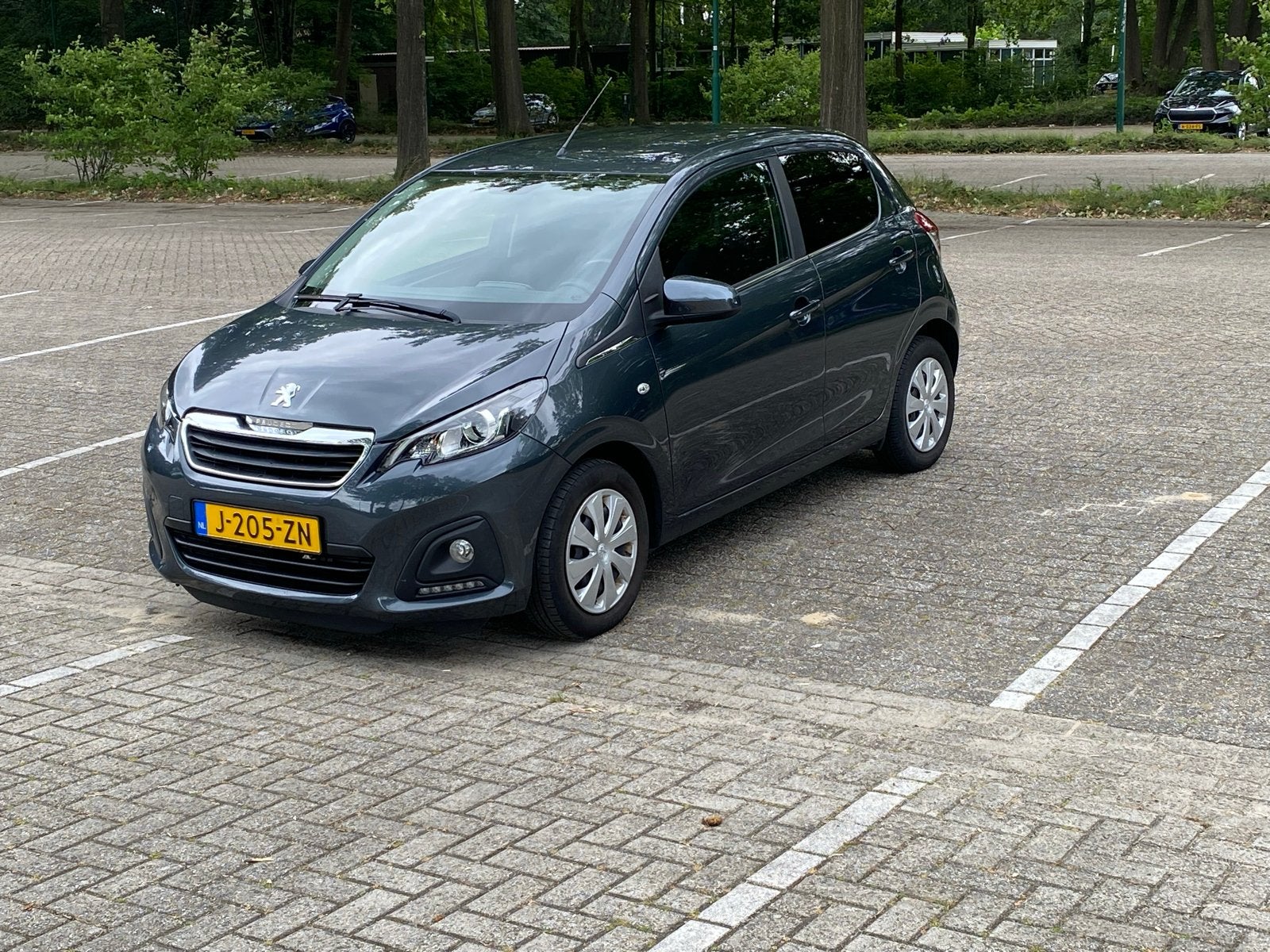 Peugeot 108 1.0 E-vti 72pk 5D 2020 Grijs, Auto's, 4 stoelen, Origineel Nederlands, Handgeschakeld, Particulier