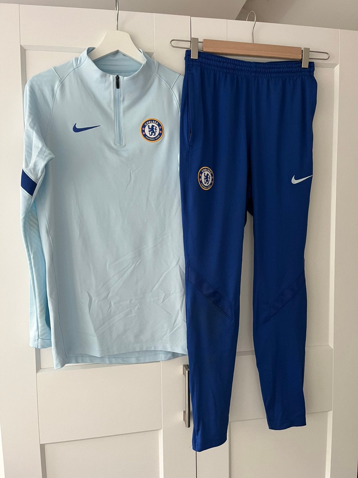 Trainingspak chelsea maat S, Kleding | Heren, Blauw, Ophalen of Verzenden, Voetbal, Gedragen