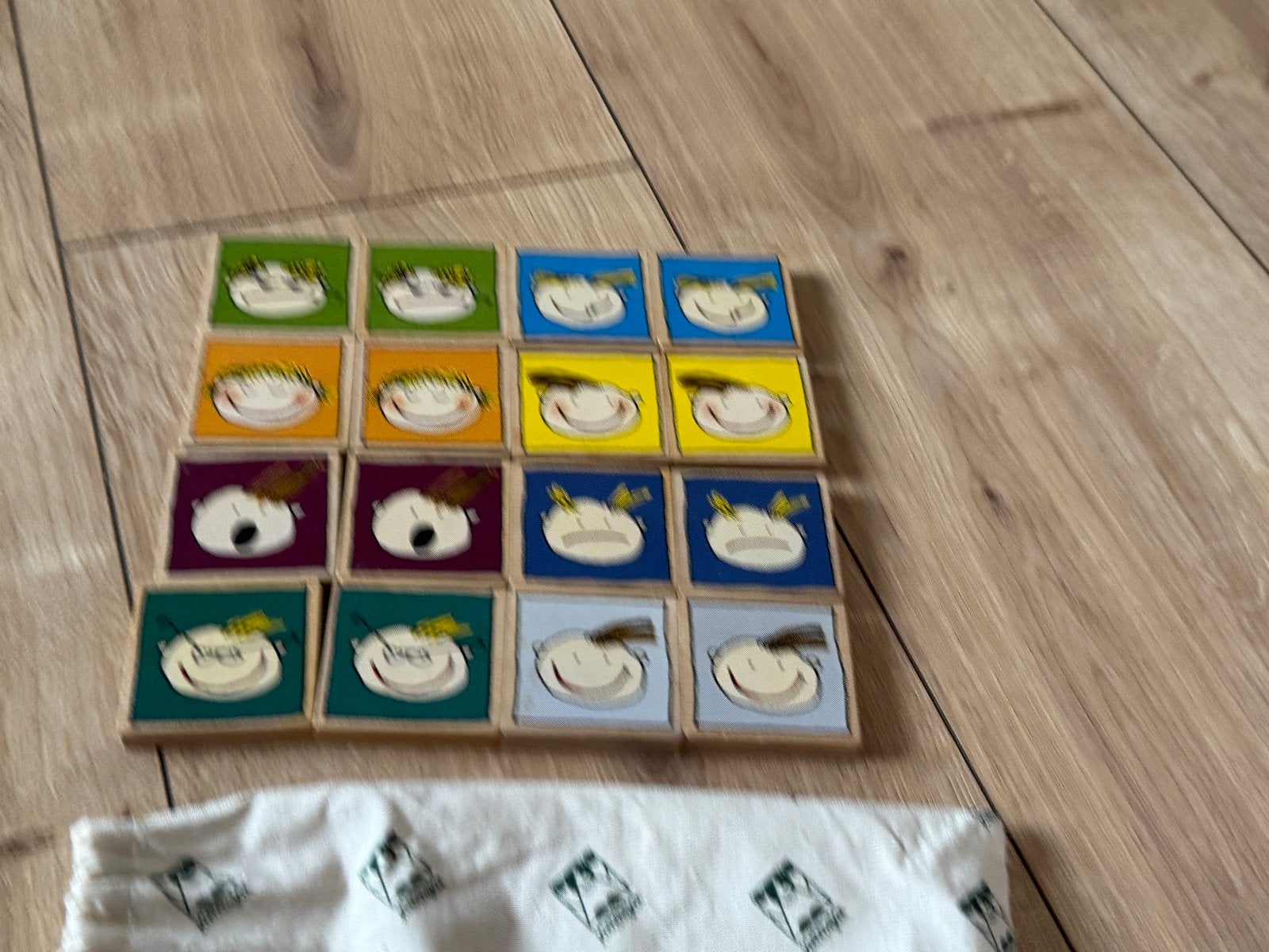 Houten memorie met zakje - Janbibejan, Ophalen of Verzenden, Zo goed als nieuw, Puzzelen