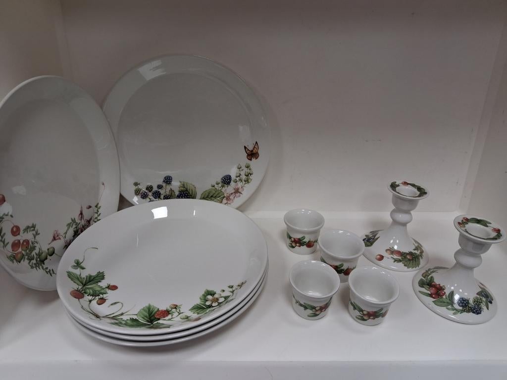 Libelle servies Marjolein Bastin decor bosvruchten WD-022, Huis en Inrichting, Keuken | Servies, Zo goed als nieuw, Bord(en), Overige stijlen