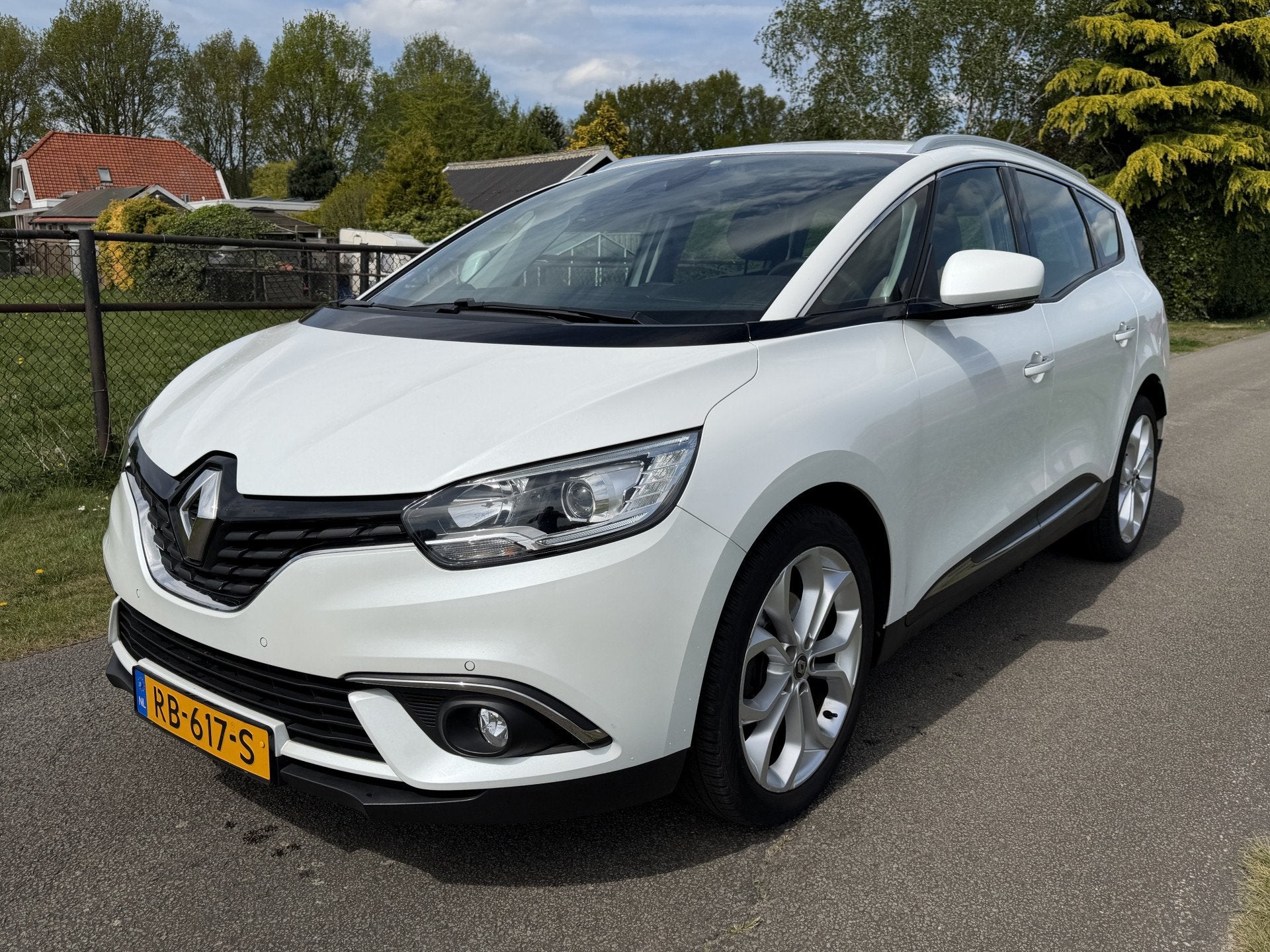 Renault Grand Scénic 1.2 TCe Zen Navi/Ecc/Cruise (bj 2017), Voorwielaandrijving, Stof, Gebruikt, 4 cilinders
