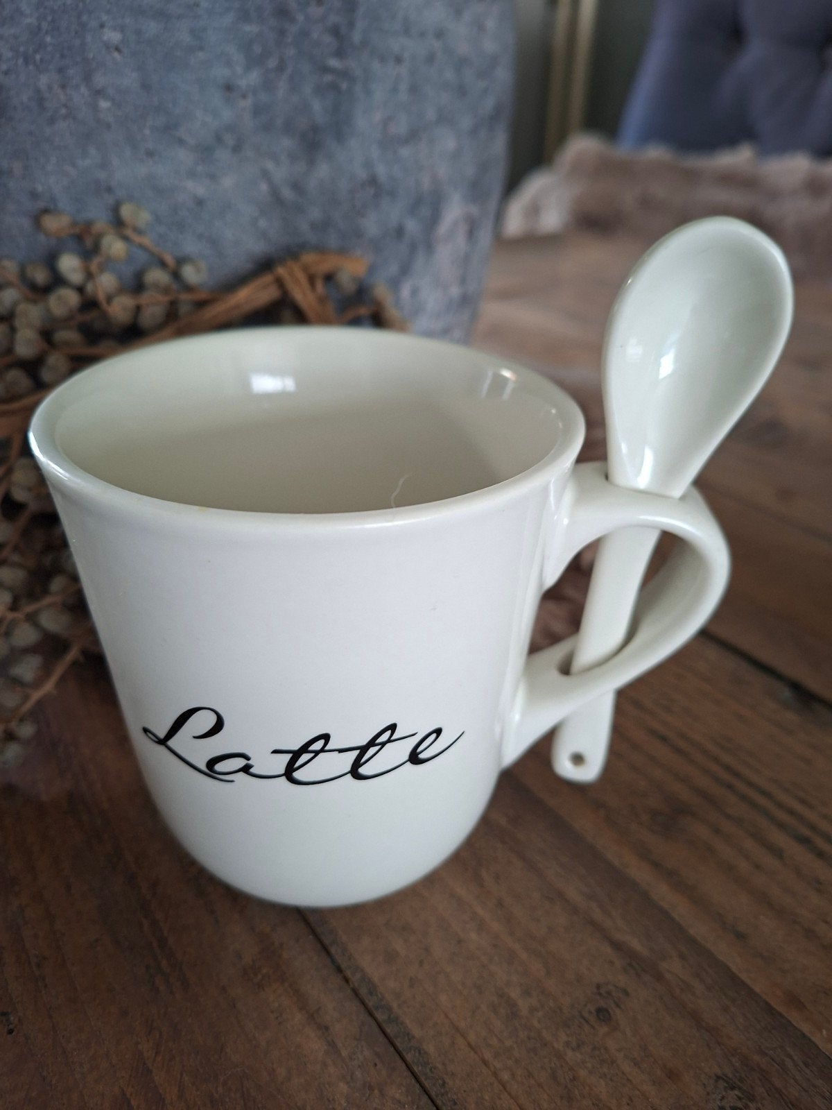 Riviera Maison Latte mok met lepel, Huis en Inrichting, Ophalen, Zo goed als nieuw, Steen/keramiek, Wit