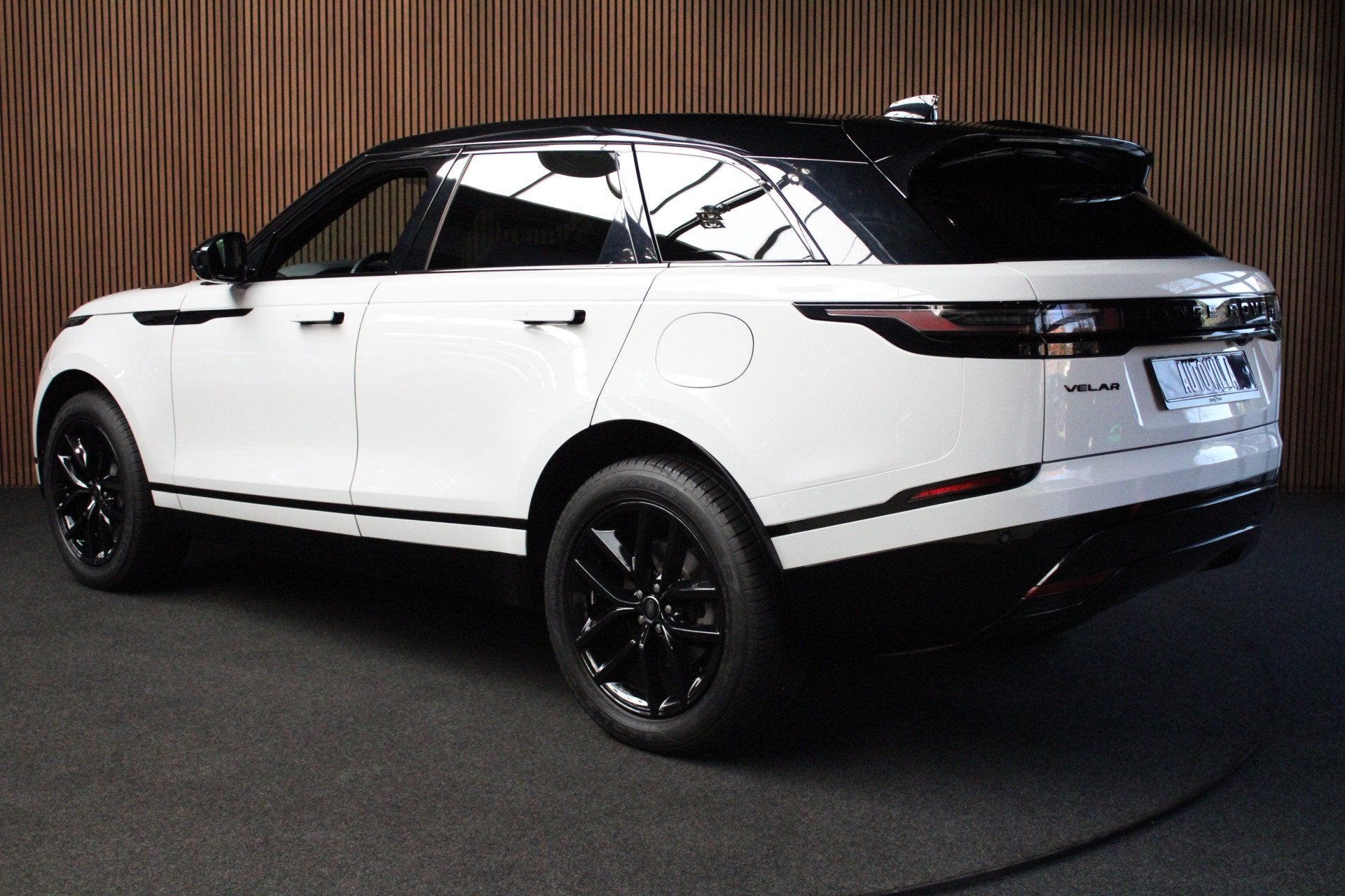 Land Rover Range Rover Velar 2.0 P400e AWD Dynamic SE PHEV B, Automaat, Dealer onderhouden, Gebruikt, Zwart