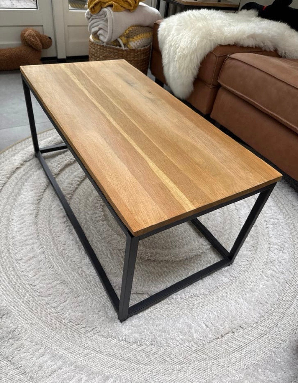 Stevige salontafel met zwart onderstel, Huis en Inrichting, Ophalen, Zo goed als nieuw, Rechthoekig, 50 tot 100 cm