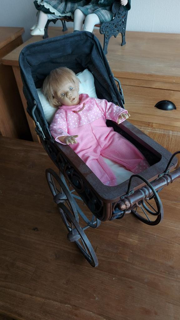 Oude poppenwagen, Kinderen en Baby's, Speelgoed | Poppen, Ophalen, Gebruikt, Babypop
