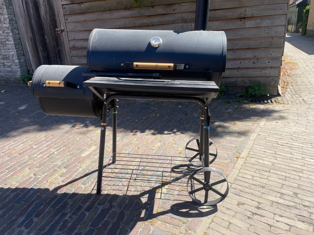 Grote BBQ Smoker met wielen - Ideaal voor tuinfeesten, Tuin en Terras, Houtskoolbarbecues, Ophalen, Zo goed als nieuw, Onbekend