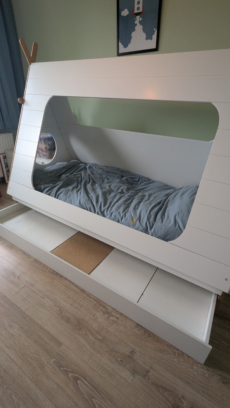 Gratis ophalen, tipi kinderbed. Houtje van zijpaneel kapot, Ophalen, 85 tot 100 cm, Gebruikt, Matras