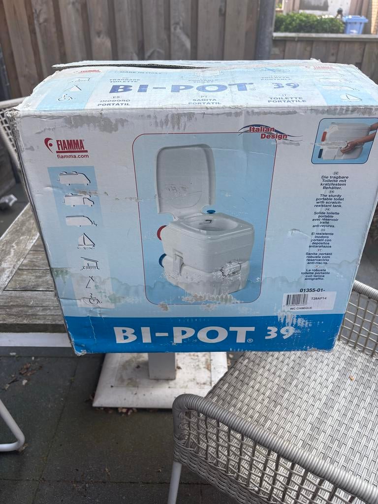 Fiamma Bi-Pot Draagbaar Toilet met Doorspoelfunctie, Ophalen of Verzenden, Zo goed als nieuw