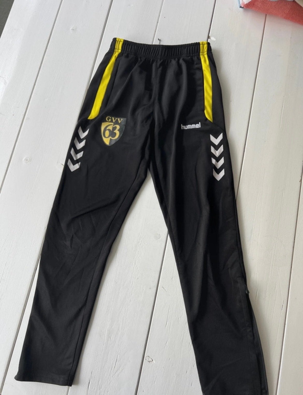 Hummel GVV 63 trainingsbroek maat 140, Ophalen of Verzenden, Zo goed als nieuw, Jongen of Meisje, Broek