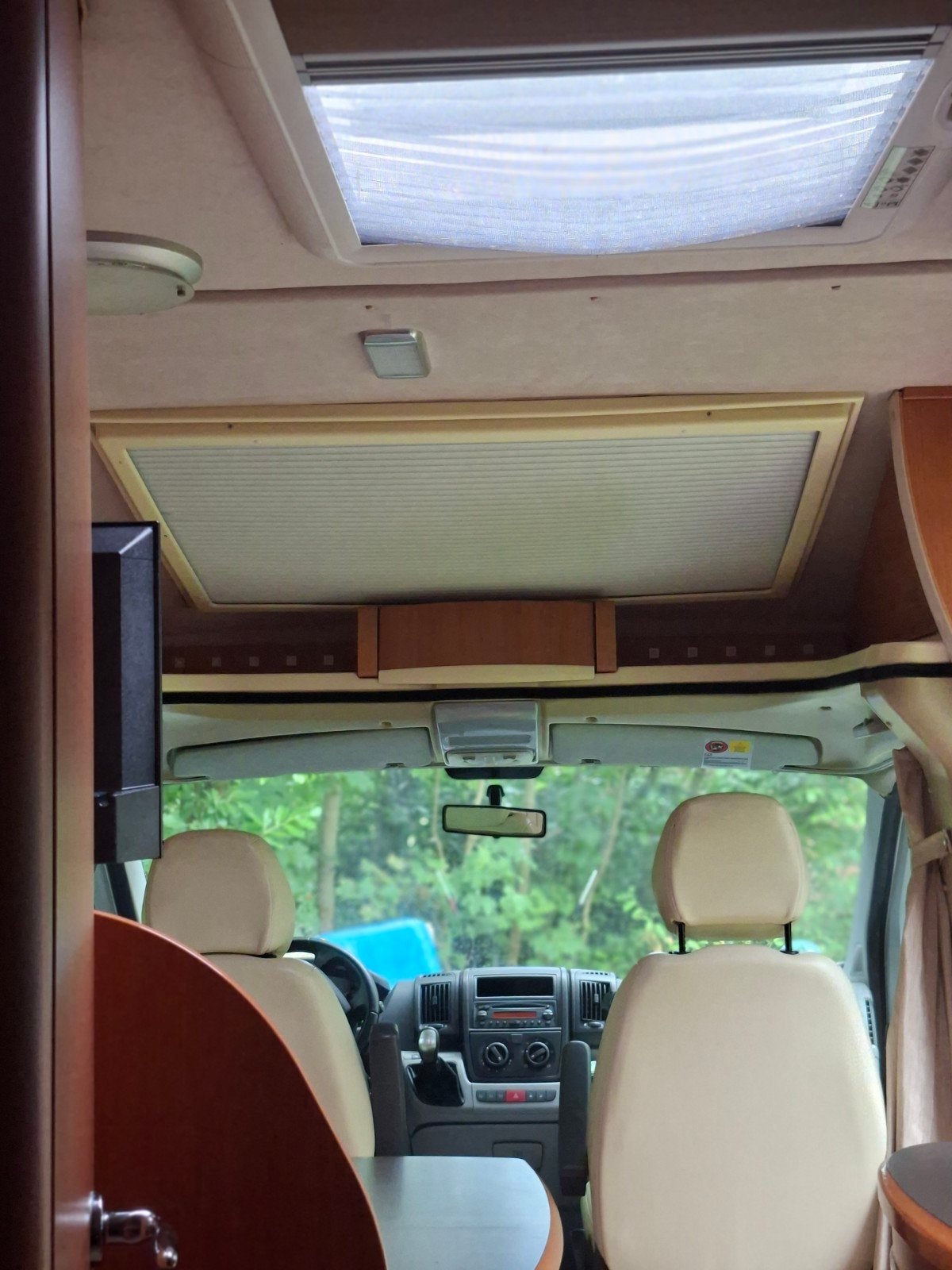 Foto 4 van Euramobil Contura '09 Automaat, 3L 160pk, Alde, Zonnepanelen