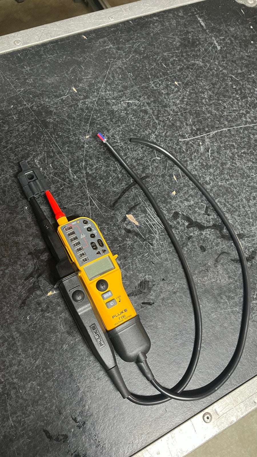 Fluke T130 DUSPOL Multimeter - Nauwkeurige Spanningstester, Doe-het-zelf en Verbouw, Meetapparatuur, Ophalen of Verzenden, Nieuw