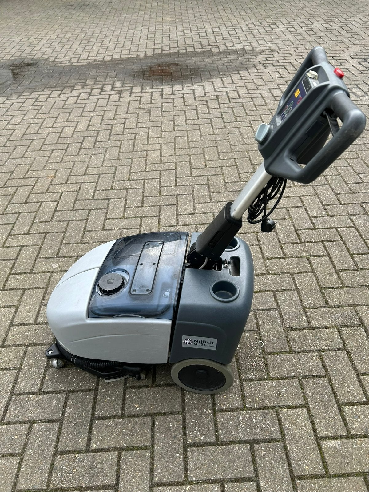 Schrobmachine Nilfisk SC 351, Ophalen of Verzenden, Zo goed als nieuw