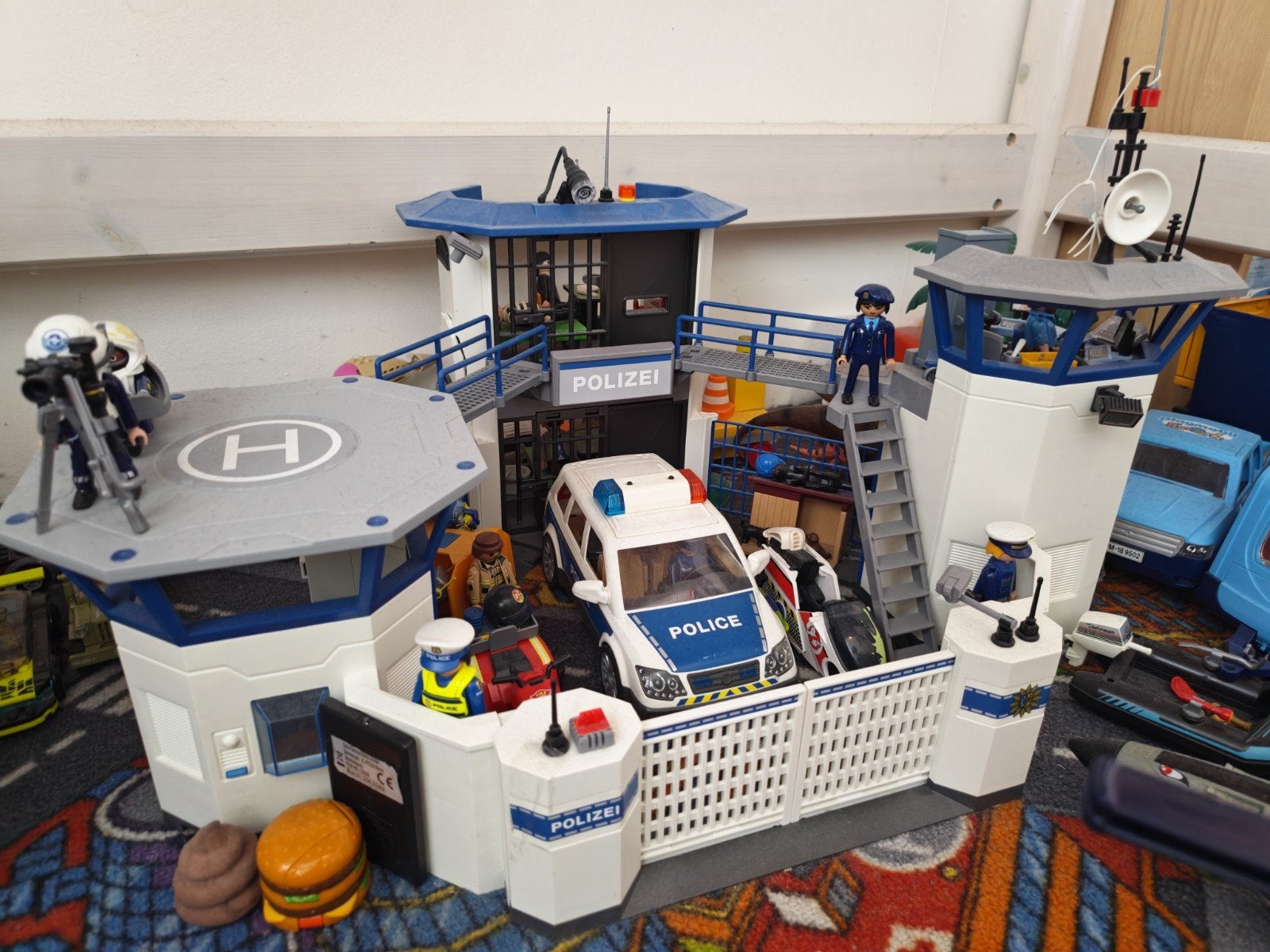 Playmobil Politiebureau met voertuigen en figuren, Kinderen en Baby's, Speelgoed | Playmobil, Ophalen, Gebruikt, Gebouw, Complete set