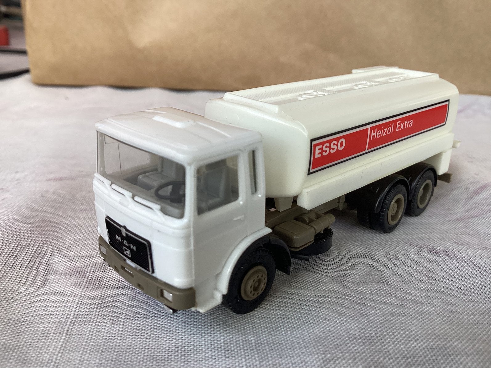 M.A.N. Tankwagen van Esso 1:87, Ophalen of Verzenden, Zo goed als nieuw, Bus of Vrachtwagen, Herpa