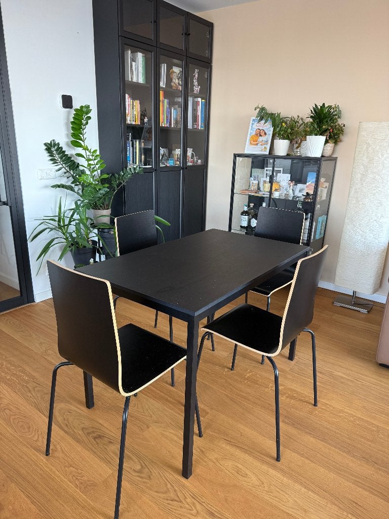 Ikea Table Tarendo + 4 chairs, Ophalen, 100 tot 150 cm, 50 tot 100 cm, Zo goed als nieuw