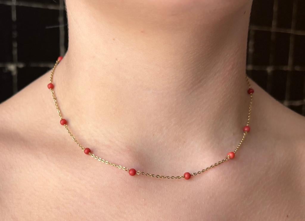 Bloedkoraal 18k gouden fantasie dames ketting vintage luxe, Voordeelsieraden, Verzenden, Zo goed als nieuw, Met edelsteen