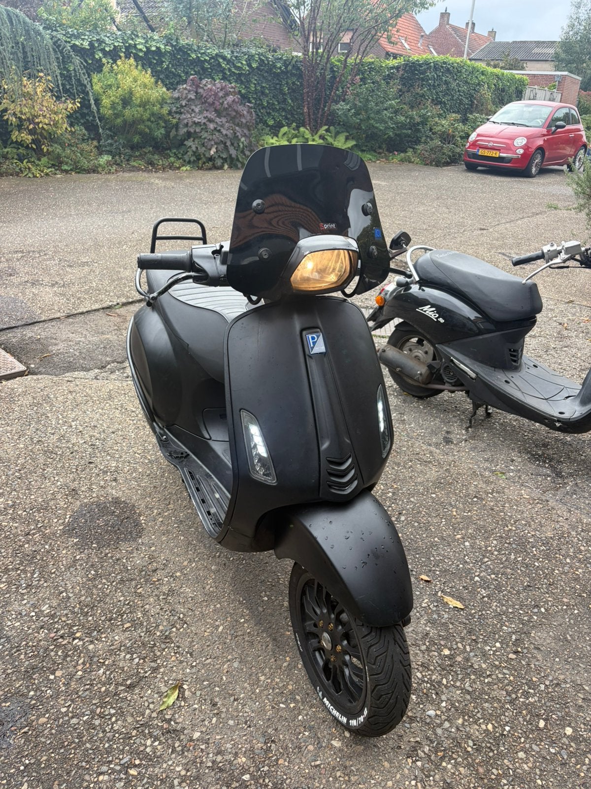 Vespa sprint 80cc brom, Fietsen en Brommers, Vespa S, Ophalen of Verzenden, Zo goed als nieuw, Benzine