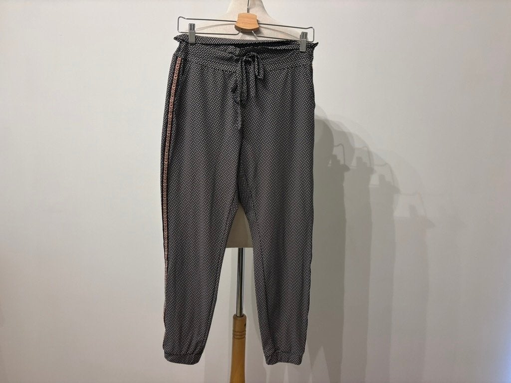 Studio Anneloes Travelstof Broek Geometrisch / Bies – Maat M, Maat 38/40 (M), Studio Anneloes, Verzenden, Studio Anneloes
