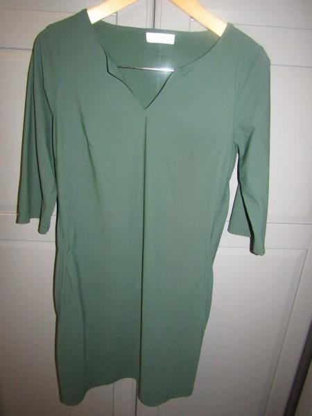 G427 Ambika mt M jurk donkergroen travelstof, Kleding | Dames, Jurken, Zo goed als nieuw, Maat 38/40 (M), Groen, Boven de knie