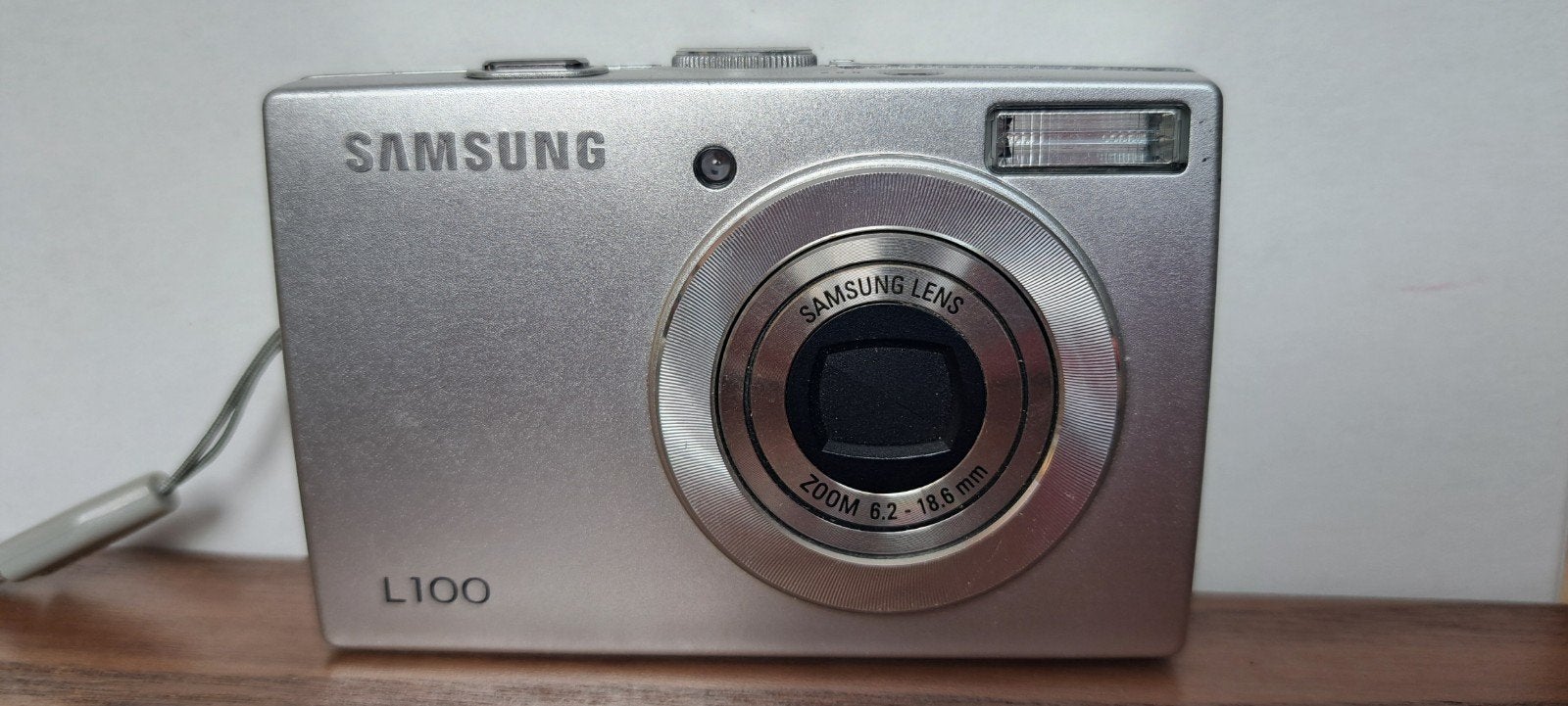 Samsung L100 Compact Camera - 8.2 Megapixel, Gebruikt, Compact, Ophalen of Verzenden, Samsung