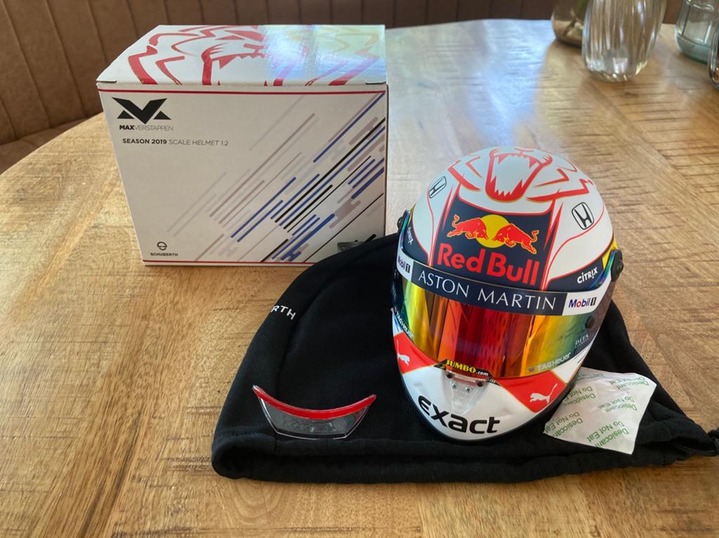 Max verstappen helm 1:2 season 2019, Ophalen of Verzenden, Nieuw, Formule 1