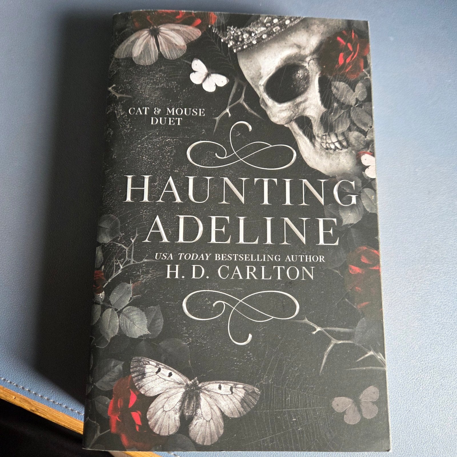Haunting Adeline - H.D. Carlton (Engels), Ophalen of Verzenden, Zo goed als nieuw, H.D. Carlton, Amerika