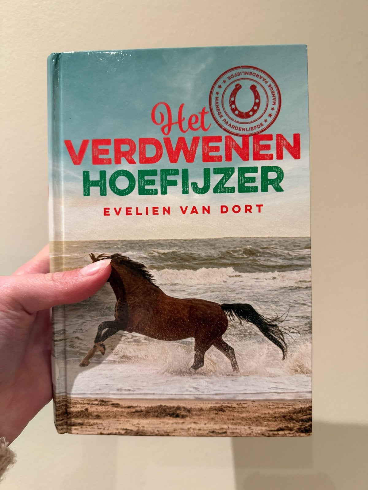 Het Verdwenen Hoefijzer - Evelien van Dort, Ophalen of Verzenden, Zo goed als nieuw, Nederland