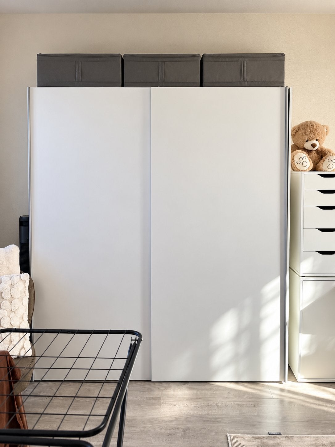 Witte kledingkast met schuifdeuren, Huis en Inrichting, Ophalen, Gebruikt, 100 tot 150 cm, 200 cm of meer