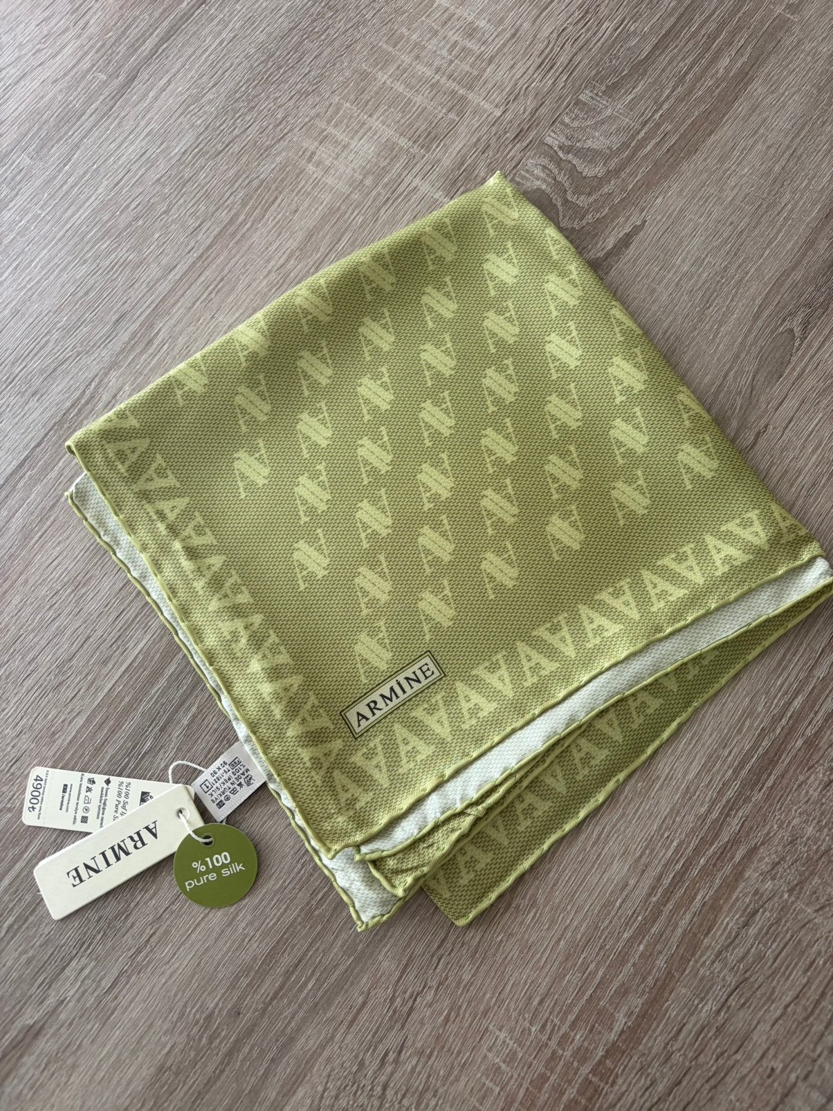 Armine Twill Zijden Sjaal, Kleding | Dames, Mutsen, Sjaals en Handschoenen, Ophalen of Verzenden, Zo goed als nieuw, Maat 46/48 (XL) of groter