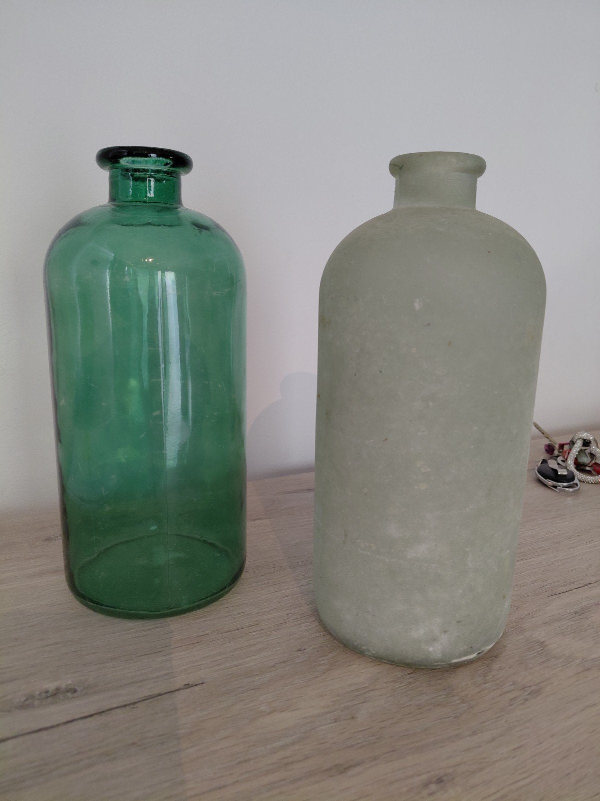 Decoratieve glazen flessen - Groen en mat wit, Ophalen, Zo goed als nieuw, Groen, Glas