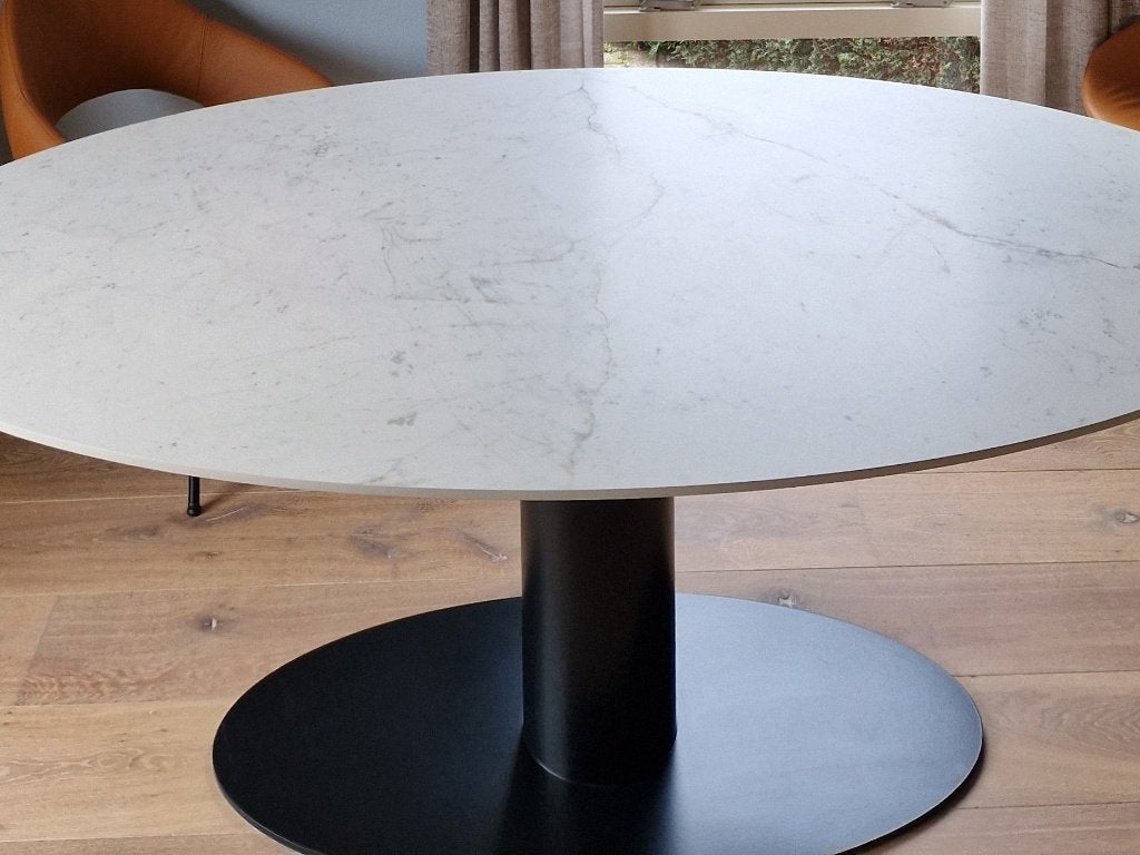 Metaform Orfis Eettafel, ova.al, Huis en Inrichting, Ophalen, Overige materialen, 100 tot 150 cm, 200 cm of meer